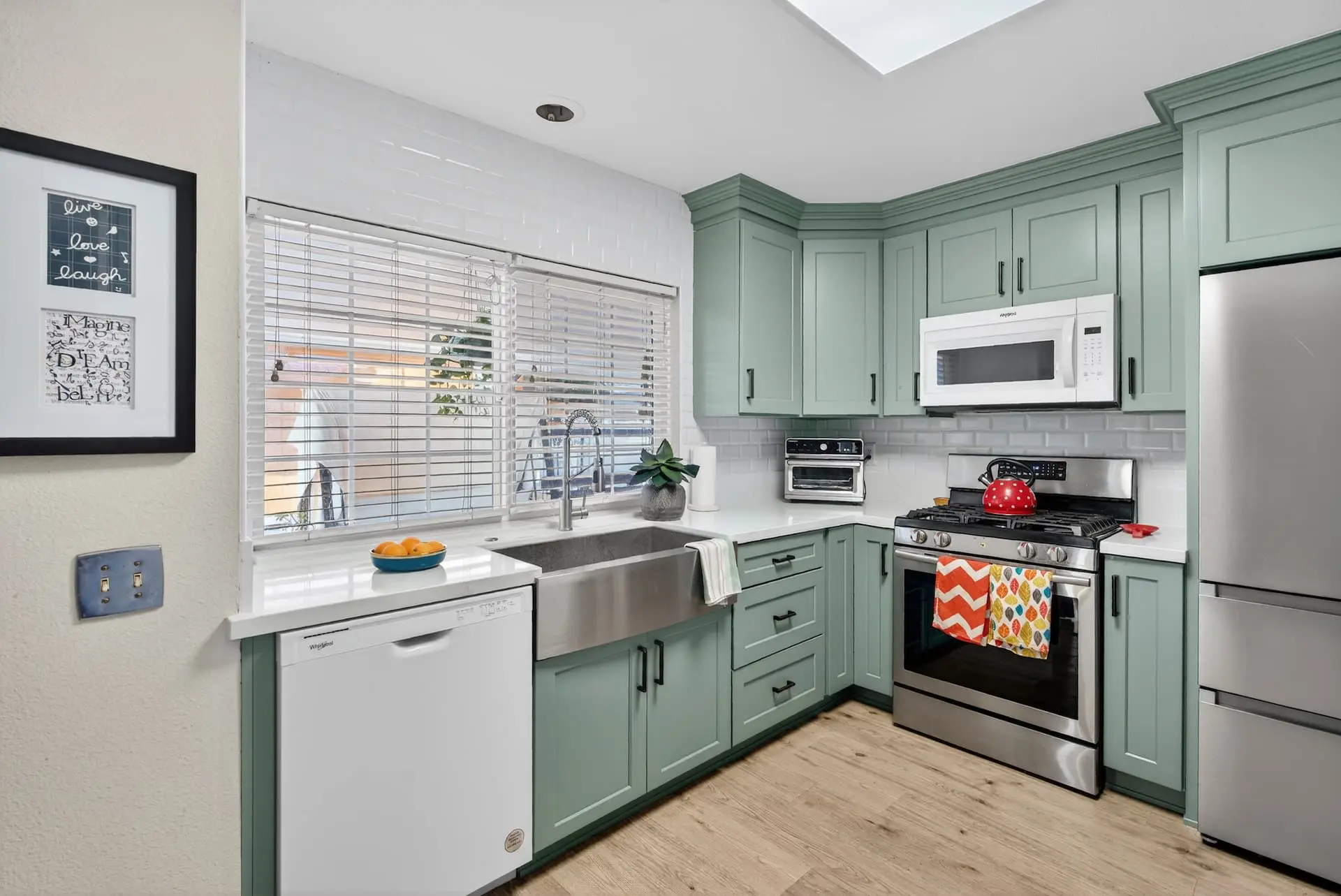 Kitchen real estate photography — Vista Media Homes