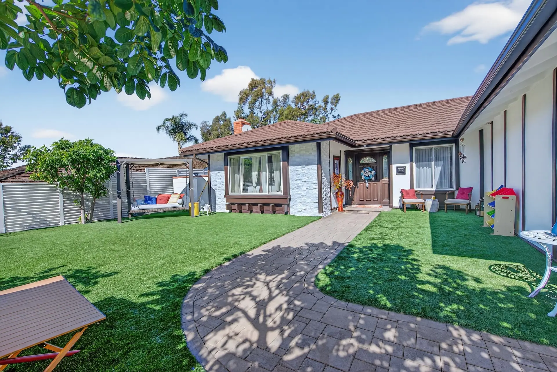 Curb appeal exterior — Vista Media Homes